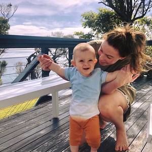 Meet your Posher, Joni